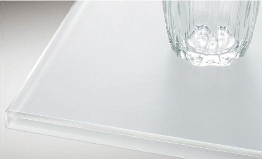 �N���X�^���O���[