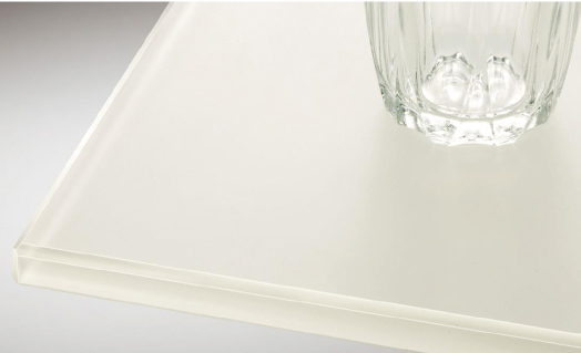 �N���X�^���O���[�W��