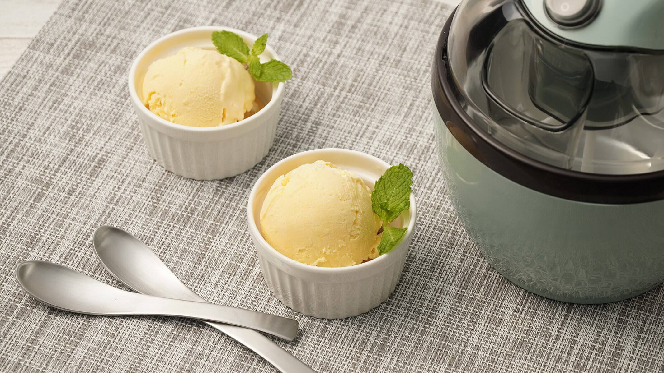 再値下げ　自家製アイスメーカー 　美品 H_2407_crossreview_1_.jpg