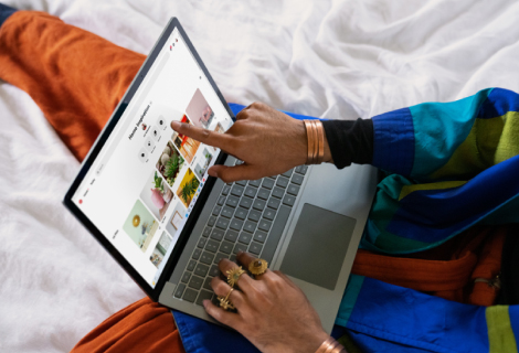 Surface Laptop 5 ̃J[oG[V
