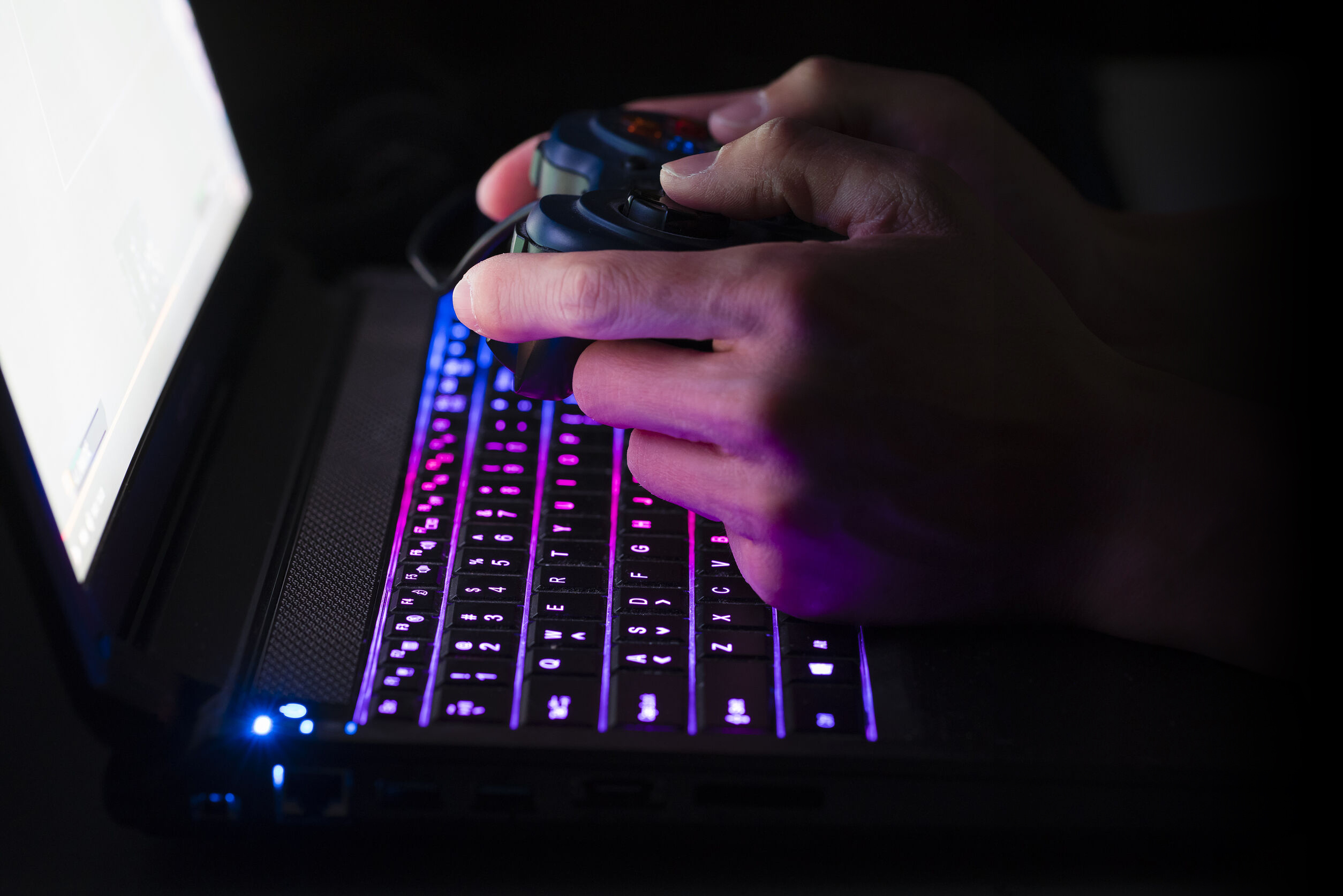 �Q�[�~���O PC