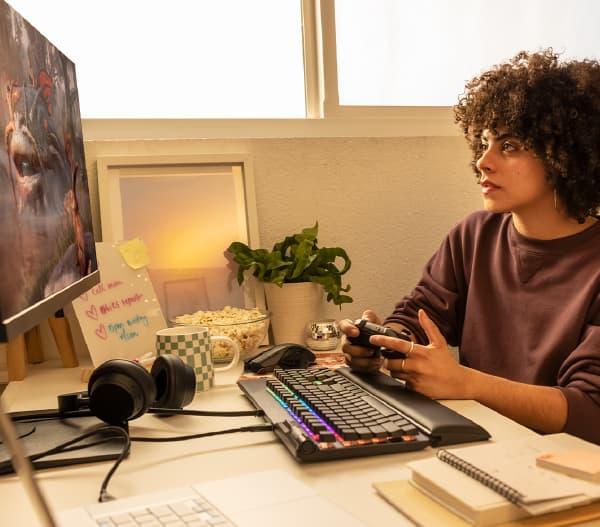 �L�x�ȃQ�[���^�C�g�����A�����Ɗy���߂�