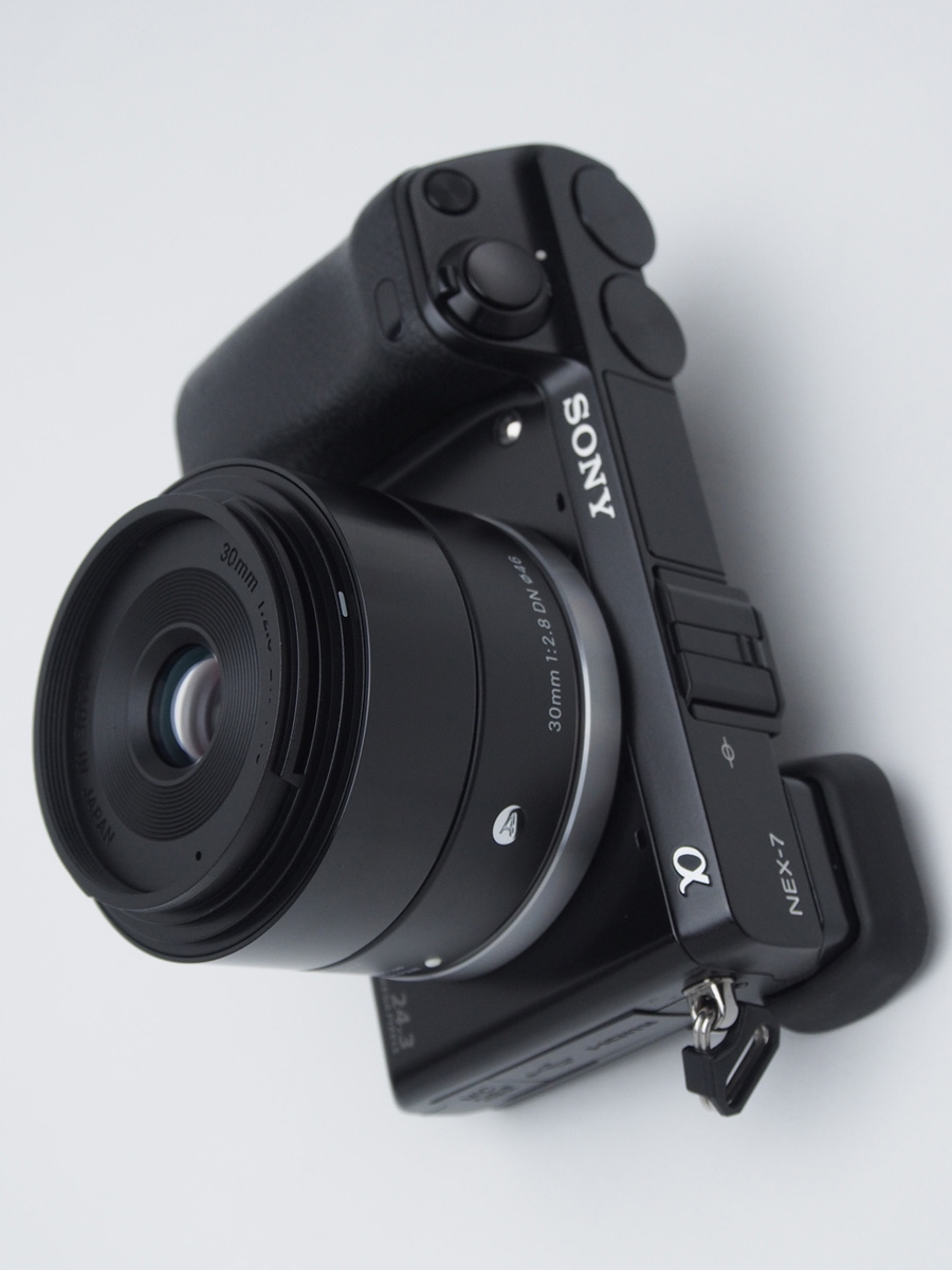 ビックカメラ.com | SIGMA 30mmF2.8DN Artライン、ミラーレス向け小型 