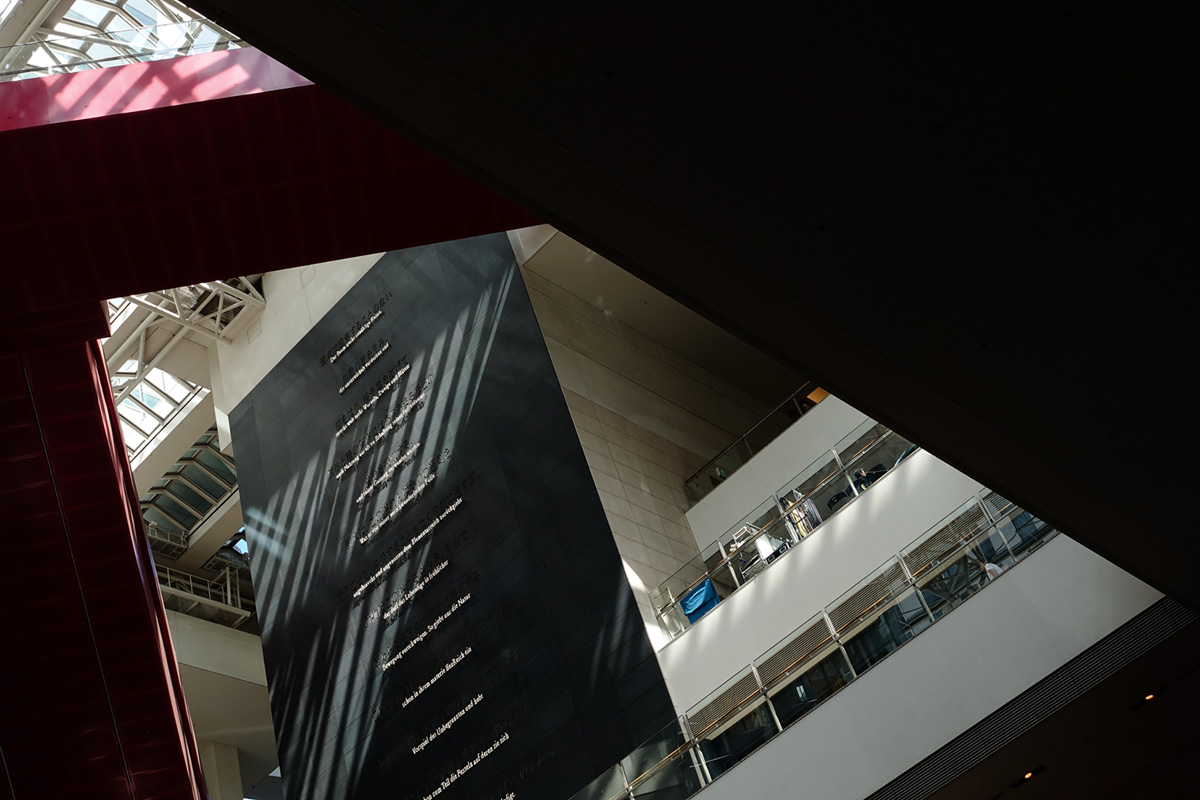 �\�j�[ �T�C�o�[�V���b�g DSC-RX100M4�@���ʃ��|�[�g