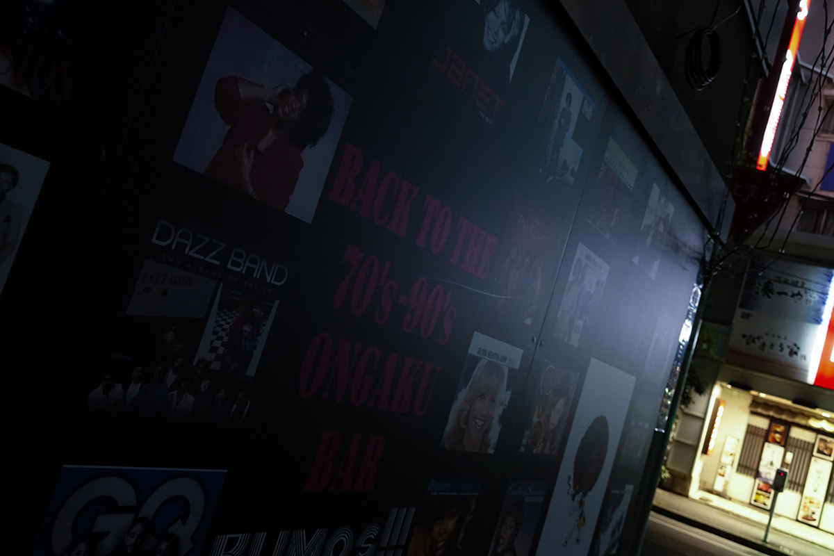 �\�j�[ �R���p�N�g�f�W�^���J���� Cyber-shot�@DSC-RX100M5�@���ʃ��|�[�g