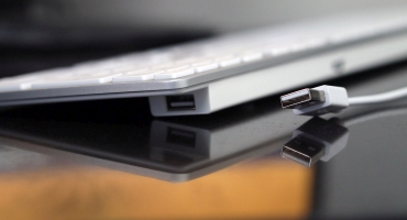 USB2.0�n�u�𓋍�