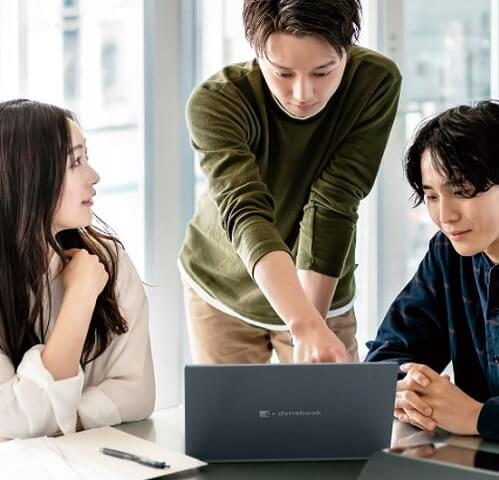 ��̍�Ƃ��A�I�����C���ʘb���B���X���[�Y�ɁA�����炵���B