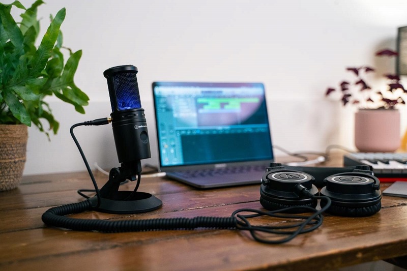 USB Type-C�o�͂𓋍�