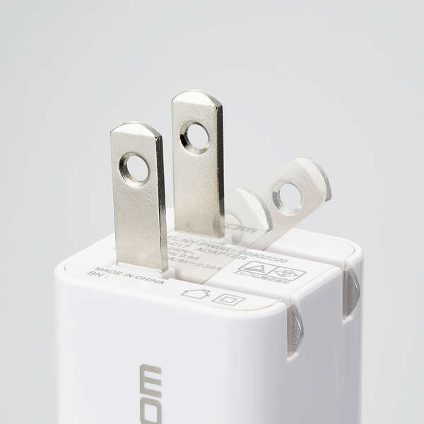 �d���v���O��܂肽����ŏ[�d��{�̂Ɏ��[�\