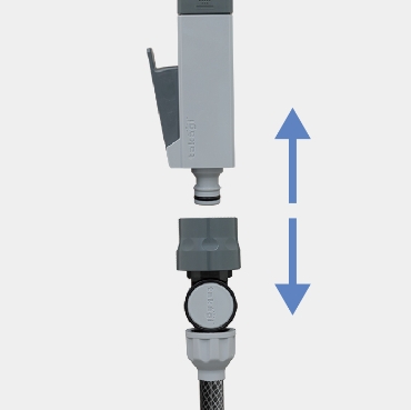 �U���m�Y���̓����^�b�`�Œ��E