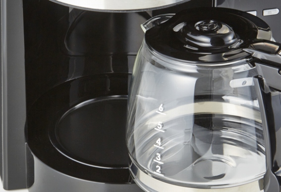 6�t�p�̓K���X�|�b�g�ŁA�{�̂ɕۉ��v���[�g�t���Œg�����R�[�q�[�𒷂��y���߂�