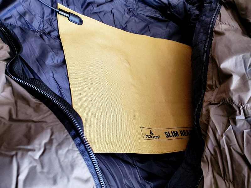 �g�����͊ȒP�I�C�X��z�c�̏�ɕ~������