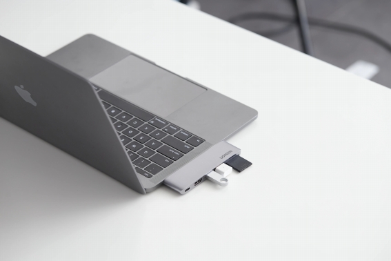 4K��8K���Ή��B