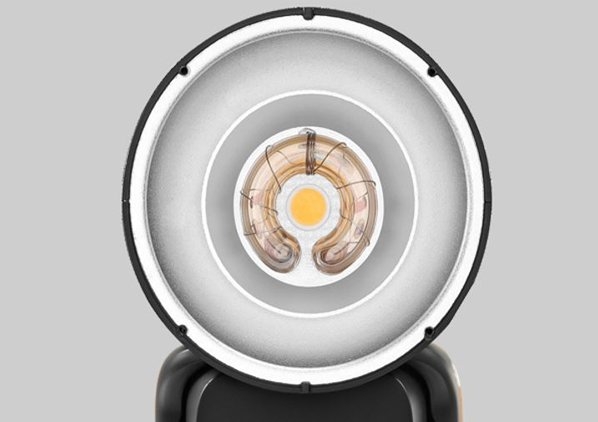 80Ws�n�C�p���[�A���C�h�Ȓ������\�ŗl�X�ȏ󋵂ɑΉ�