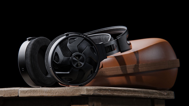 2��ނ̃C���[�p�b�h�ƃ��U�[���̎��[�P�[�X���t��