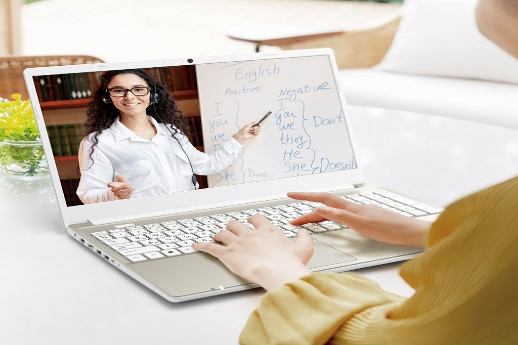 ������C�ɂ����I�����C���ʘb�����K AI�m�C�Y�L�����Z���[