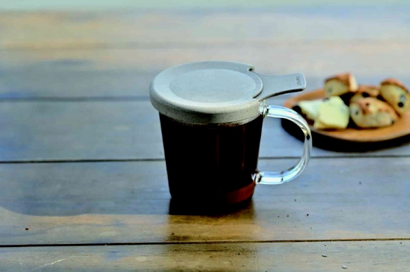 �V�R�n�f�ނ�z�����A�v���X�`�b�N�g�p�ʂ�50���팸�����R�[�q�[���ł��B