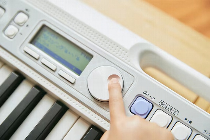 �V�Ԃ悤�Ȋ��o�ŁA�Ȃ≹�F��I�ׂ�ȒP����