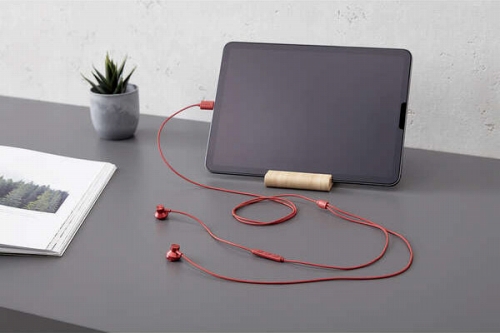 USB Type-C�|�[�g�̂���X�}�[�g�t�H���E�^�u���b�g�Ŏg����L���w�b�h�z��