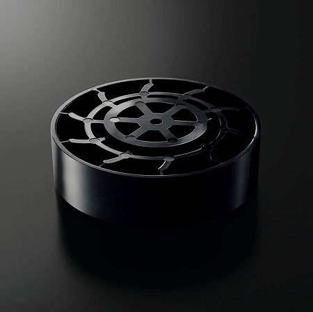 �U���z���\�����`�ɂ����A���`���]�i���X���b�O