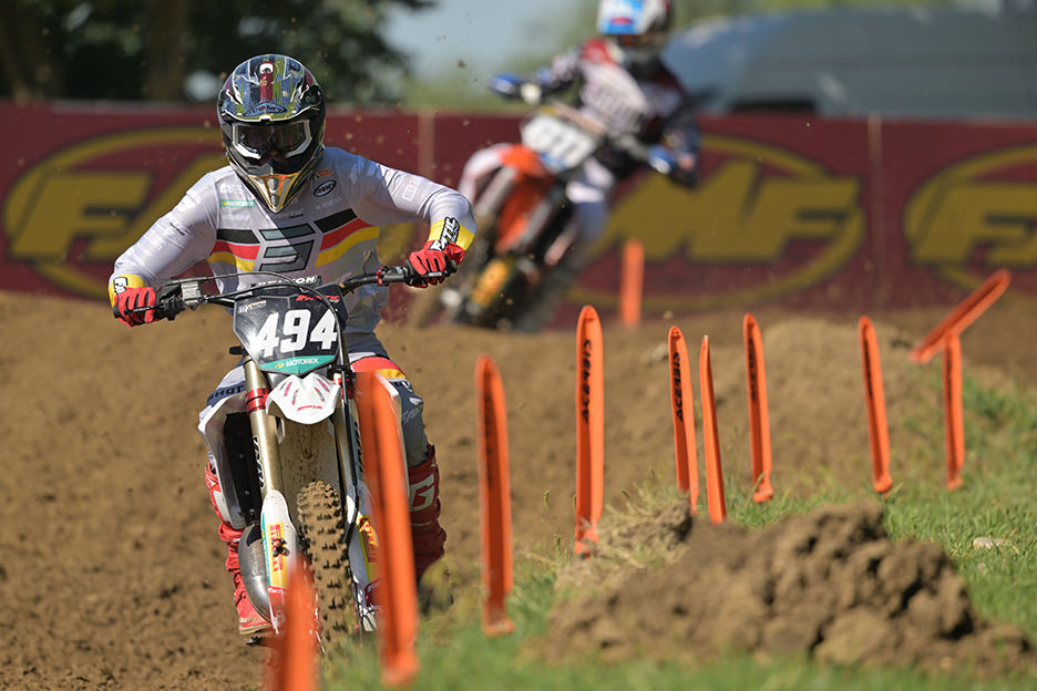 �œ_�����F600mm�@�V���b�^�[�X�s�[�h�F1/2000�b�@�i��Ff/6.3�@ISO�F400�@�t�H�[�}�b�g�F�t���T�C�Y/FX�t�H�[�}�b�g