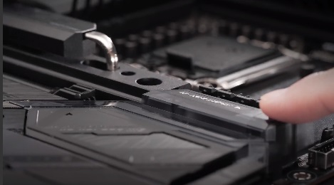 PCIE&reg; SLOT Q-RELEASE