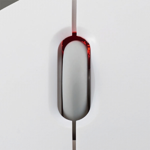 �d���X�C�b�`�E�d�r�c�ʕ\�������v��{�̏�ʂɓ���