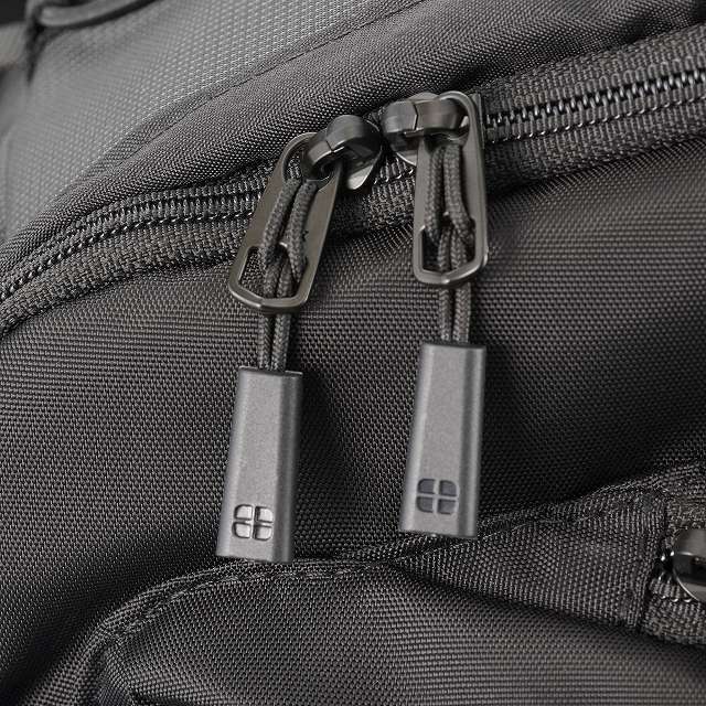 YKK�̐D�荞�݃t�@�X�i�[���̗p