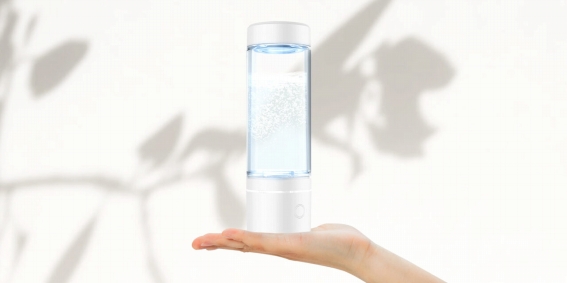 �ǂ�ȐF�ɂ����킹�₷�����F�Ɠ����{�g���̃f�U�C��