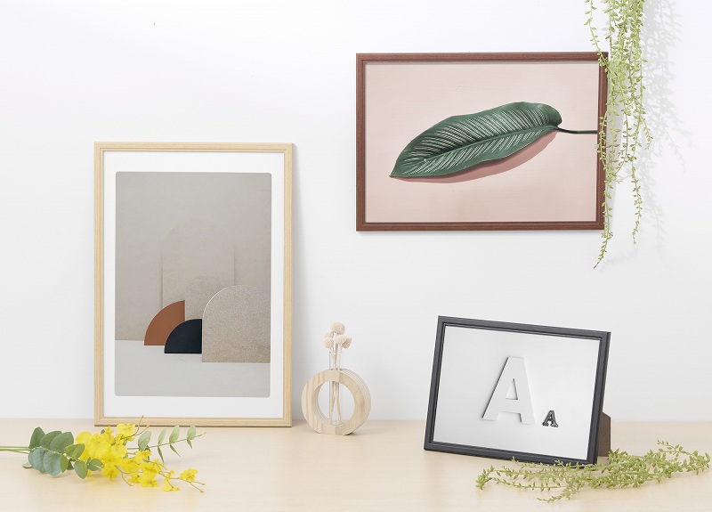 �V���v���ȃf�U�C����UV�J�b�gPET���g�p����A4�T�C�Y�p�̖ؐ��z���B