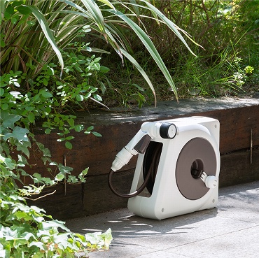 ����ɓ���ނ������ȃu���E���J���[�̃z�[�X���[��