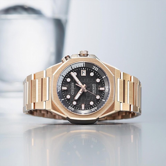 �X�|�[�e�B�ȕ\��ۗ��A20�C���h���d�l���f���B