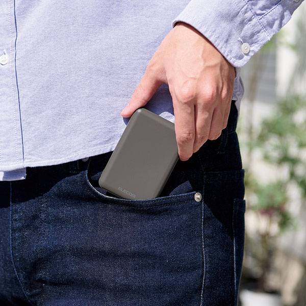 ���^�ŏ����ȃo�b�O��|�P�b�g�ɔE�΂��Ď���������T�C�Y