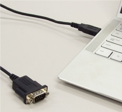 �R�l�N�^��D-Sub 9�s��(�I�X)���̗p�B