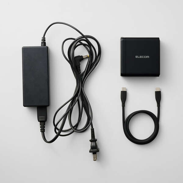 16�C���`MacBook Pro�ɓ�����140W�d���A�_�v�^�[�̑�ւƂ��Ďg�p�\