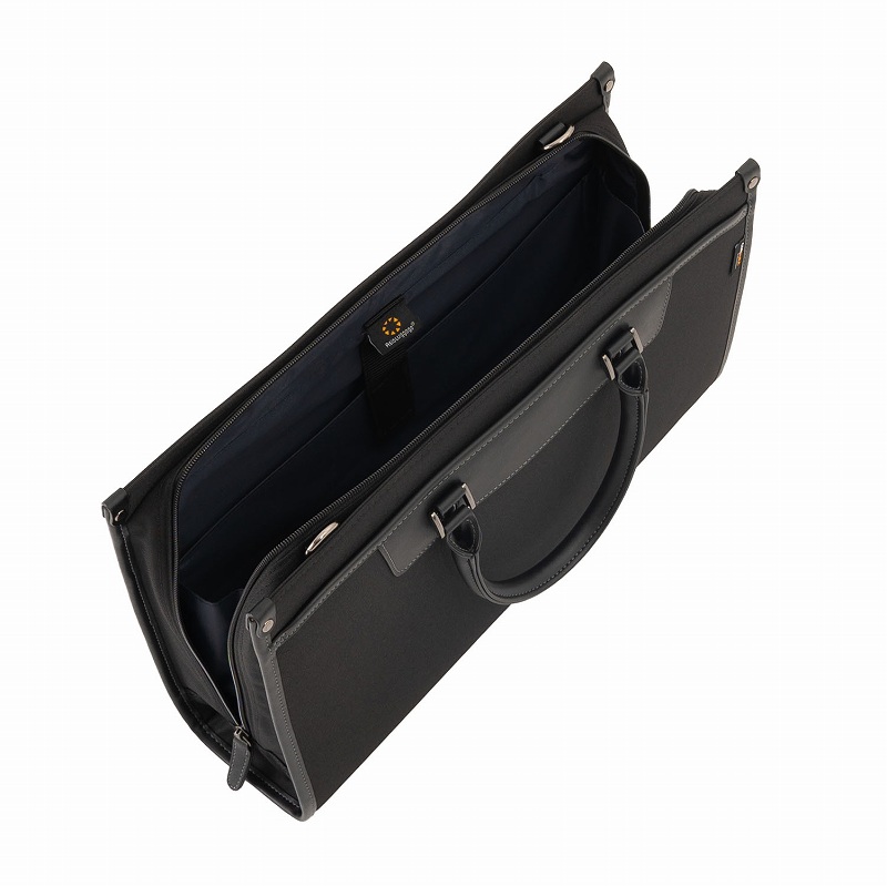 ���C���i�[