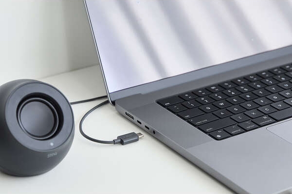 AC�d����K�v�Ƃ��Ȃ�USB�d���^�C�v
