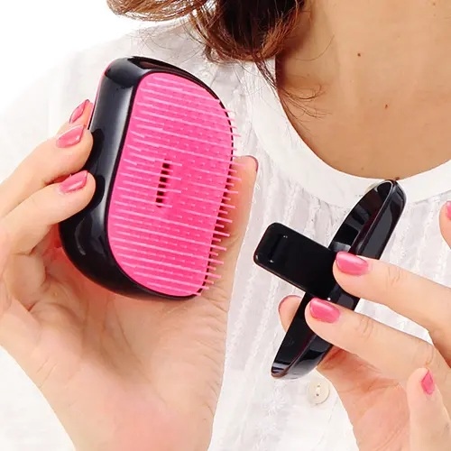 �u���V��ی삷��J�o�[�t��