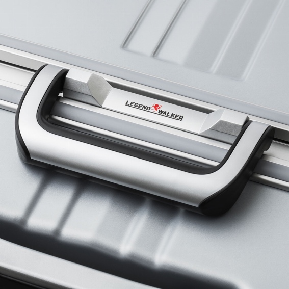 �I�[�g���^�[���n���h��