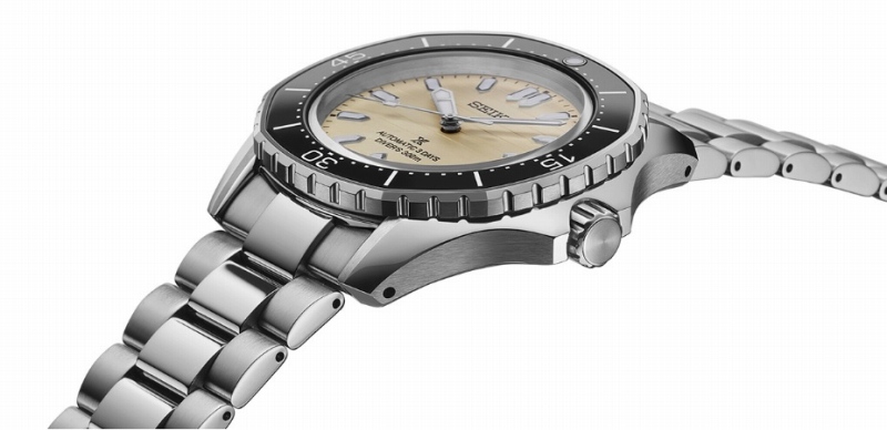 �V�[����I�΂Ȃ��ėp���̍����P�[�X�f�U�C��