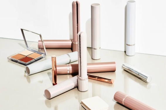 �R�X�����A�b�v�����f�U�C���ŁA�������ɂȂ��ă��j���[�A��