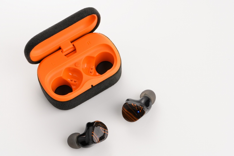 �gWizard�h�ɂ�鉹���t�@�[�X�g�݌v�̎v�z���X�Ȃ鍂�݂ցB