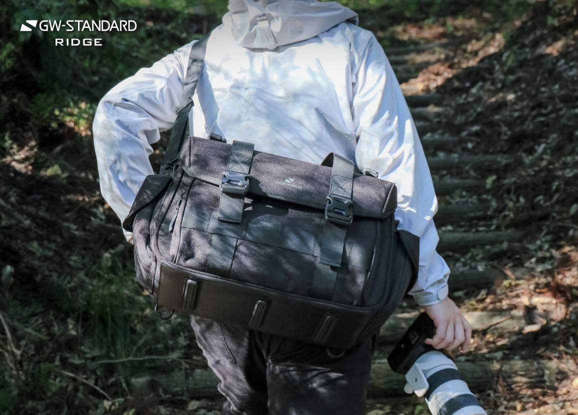 �l�X�Ȓ����̃����Y�𑕒������܂܎��[�ł���J�����o�b�O