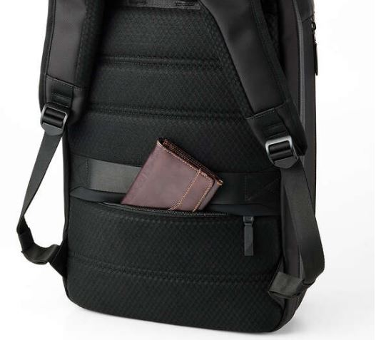 �w�ʂ̉B���|�P�b�g