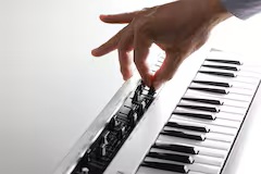 �O����m�u�A�X���C�_�[�Ȃǃn�C�O���[�h�Ȏ���