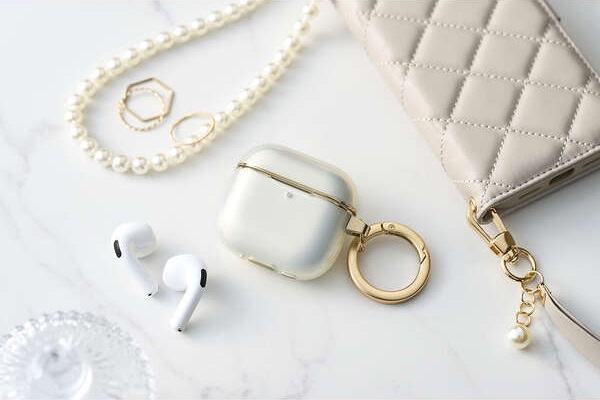 �����ȃP�[�X�����������ۗ�������AirPods (��4����)�p�\�t�g�P�[�X