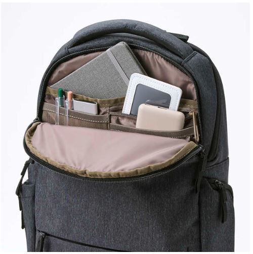 �����ނ𕪂��Ď��[�ł���t�����g�C��