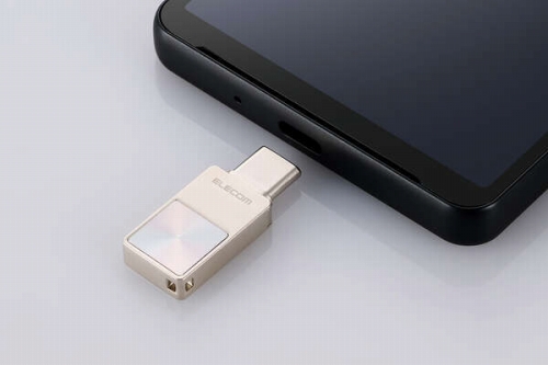 USB Type-C�|�[�g�ɒ��ڑ}����
