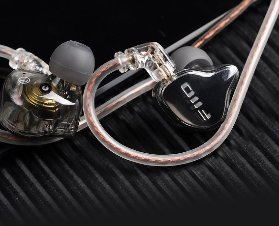 �����x�̖��_�f���P�[�u���ł���̂܂܂̃T�E���h��