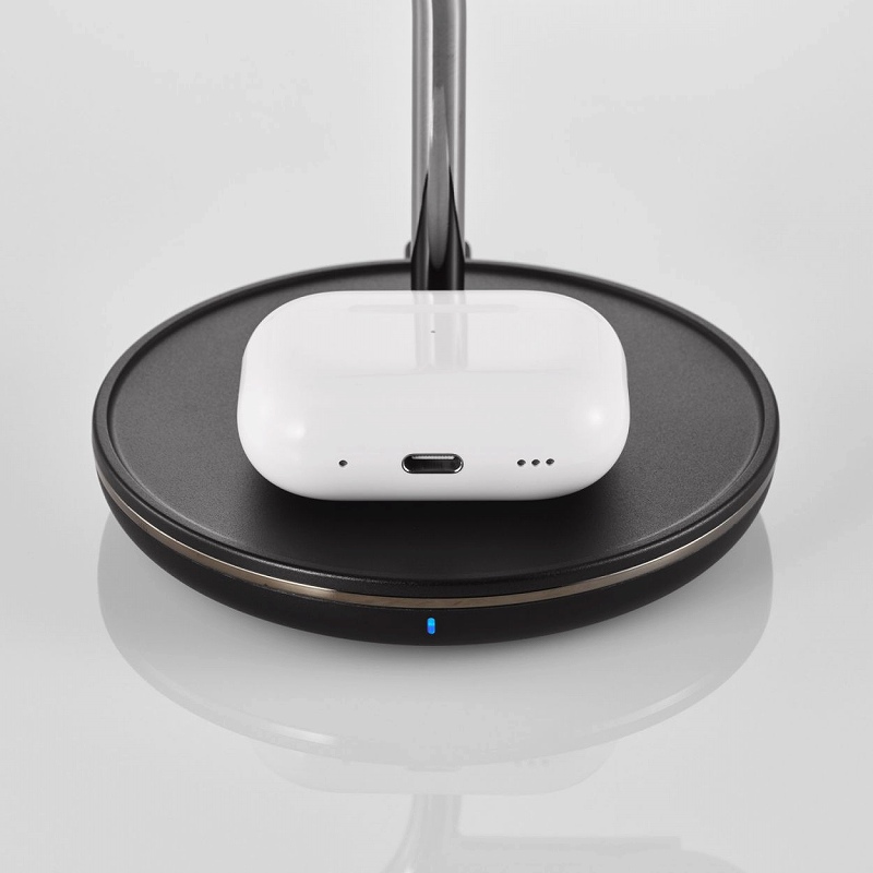 �Ή�����AirPods�𓯎��[�d�\
